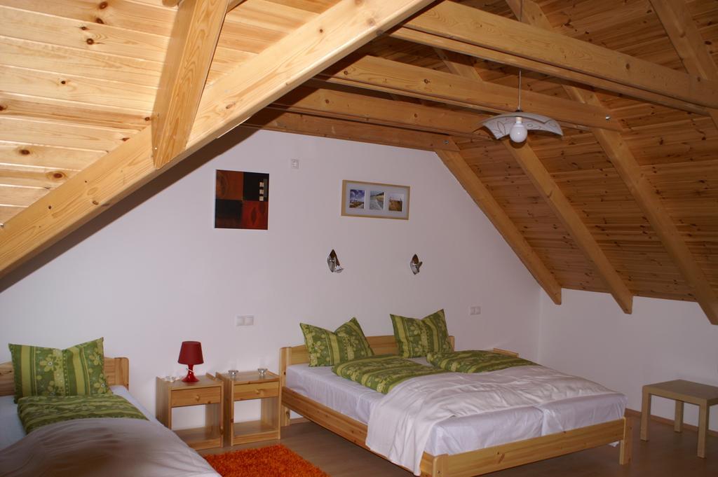 Oeregtoelgy Panzio Hotel Csongrad Room photo